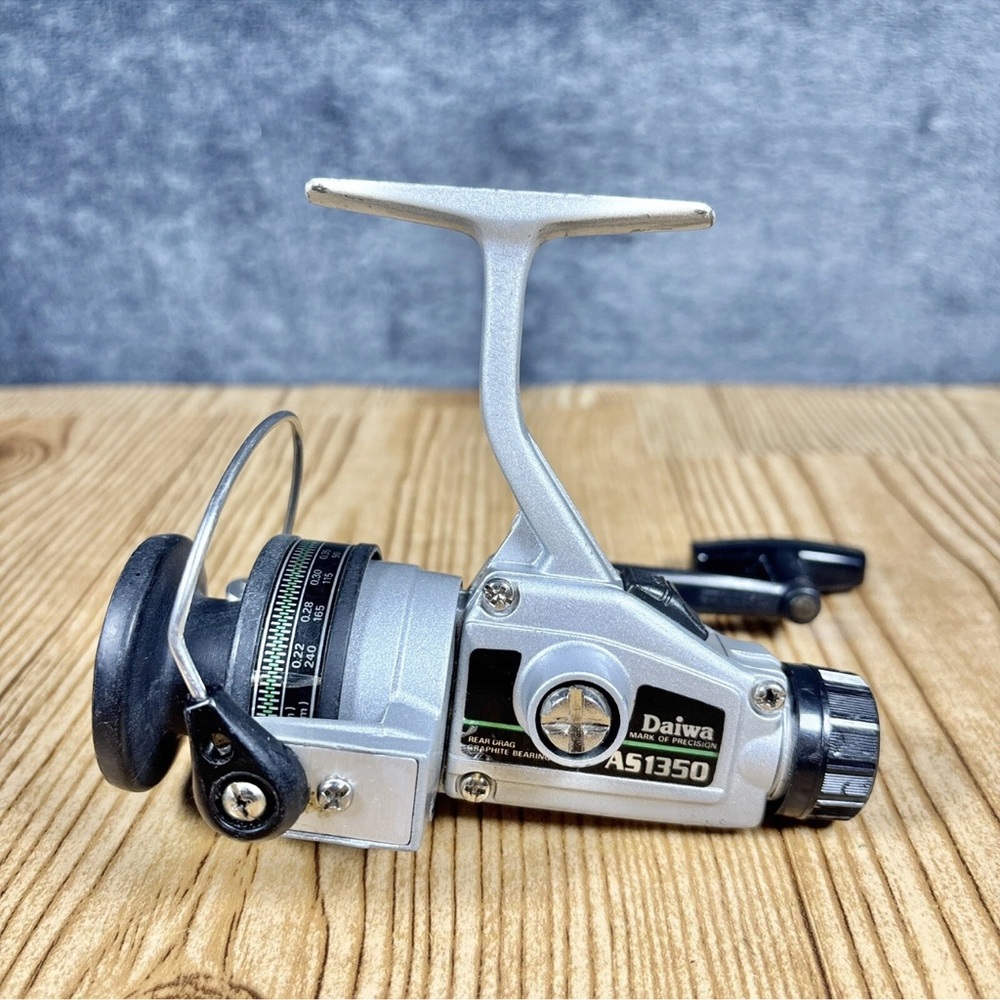 Vtg Daiwa AS1350 Rear Drag Fishing Spinning Reel Medium Light Freshwater Korea 2